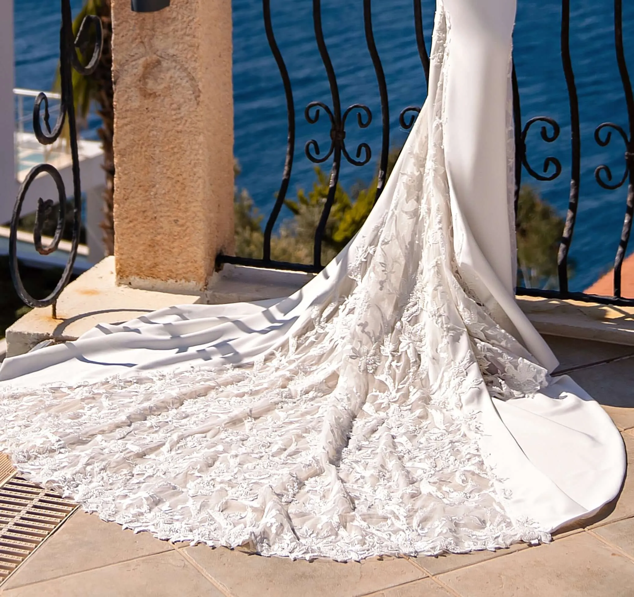 Daria - Fit and Flare Crepe Wedding Dress